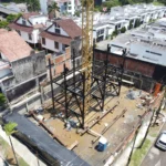 Construcción de edificio moderno en acero en el sector de Pinares, Risaralda